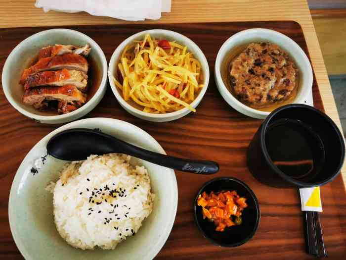 真功夫(香轩路店"冬菇肉饼饭和蒸蛋,还行吧.没有超值晚歺了.