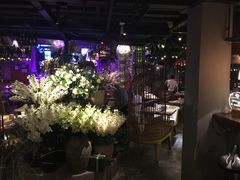 -胡桃里音乐餐厅(陶溪川店)(川湘赣菜·世界百大酒庄直供红酒·音乐表演)