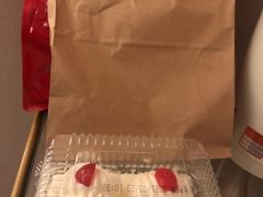 -红宝石·鲜奶小方·海派西点房(南丹店)