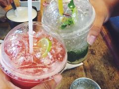 -莓园冰淇淋店