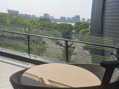 -上海滴水湖皇冠假日酒店