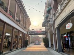 -王府井奥莱临潼小镇(临潼店)