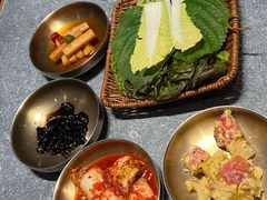 -草家酱蟹炭火烤肉店(珲春南路二店)