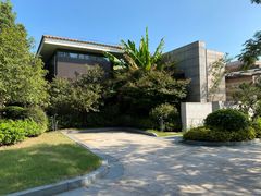 -八佰伴华地百货(宜兴店)