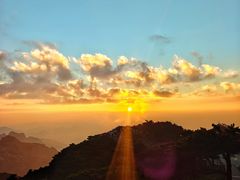 -黄山光明顶山庄