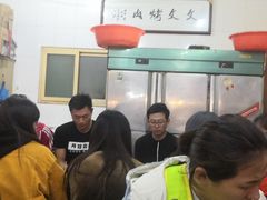 等位区-文文烤肉(大皮院店)