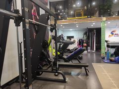 -思迈威健身(积玉桥万达店)