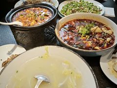 -万重锦·人文川菜馆(骡马市店)