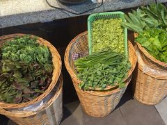 -挂旗柴锅鸡(蚌山区嘉年华店)