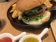 芝心手打牛肉堡-龙治汉堡(中华城店)