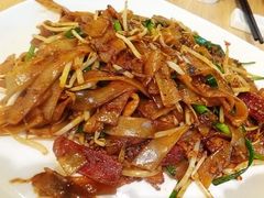 滨城特色炒河粉-港东盛宴烧腊至尊