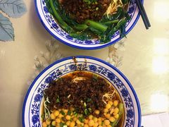 豌豆杂酱面-渝之汇牛肉豌杂面