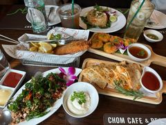 -Chom Cafe and Restaurant