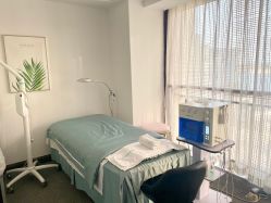 -YooMee优美智能科技美肤机构