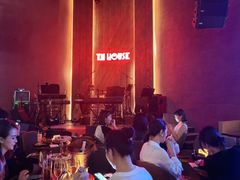 -TZ House音乐现场(来福士中心店)