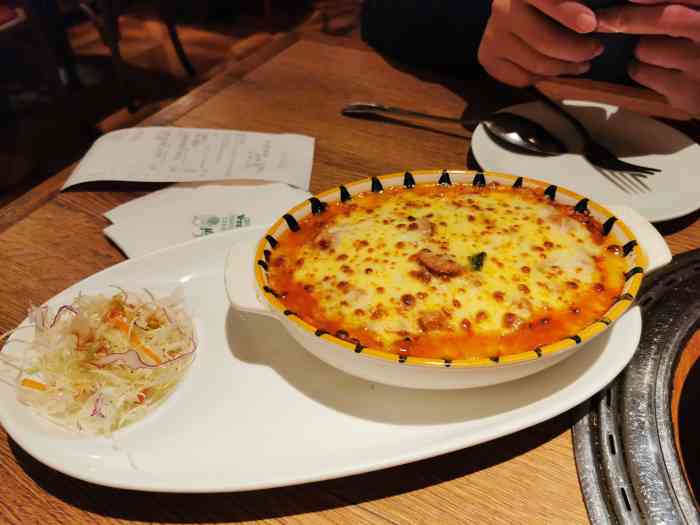 玛格萝妮比萨屋(昆山路店)-"多士真的很不错 金枪鱼很多 烤的也很香 .