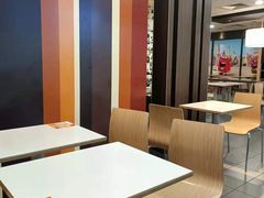 大堂-麦当劳(卫星广场店)
