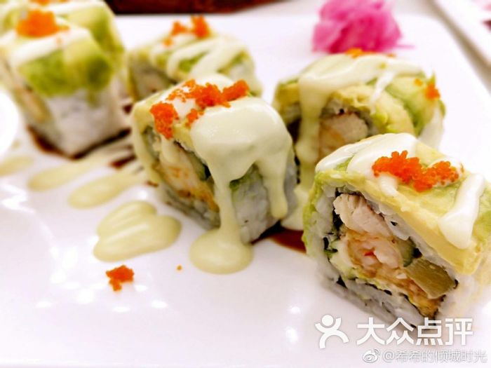 牛油果炸虾寿司