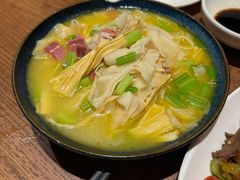 -巷子宽·酸菜鱼(迪士尼小镇店)