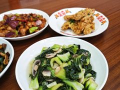 菜心炒蘑菇-谢记上海大排档(长寿路店)