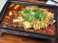 木屋秘制炭火烤鱼-浔味·山屿湖·正宗淳牌全鱼宴老字号