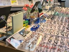 -天空之镜眼镜店蔡司依视路配镜授权零售店(望京颐堤港店)