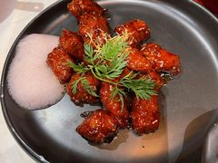 红酒泡沫牛仔粒-荟廷·晶萃(陆家嘴尚悦湾店)