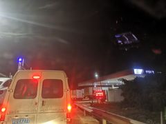 -小昆山服务区-停车场