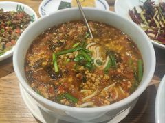 招牌小锅米线-一坐一忘云南菜(嘉里中心店)