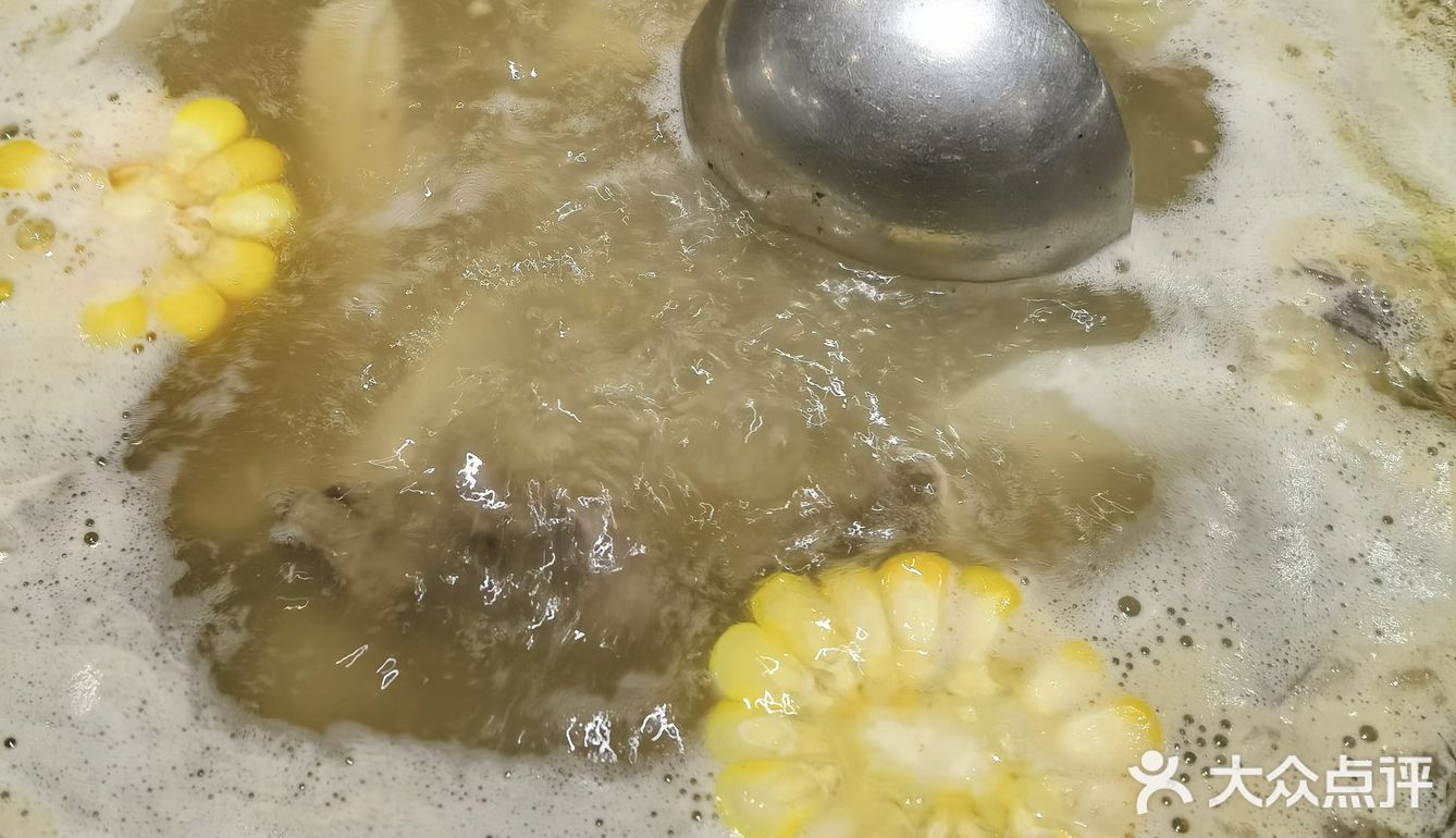 不注意不好找，进去发现店在里面