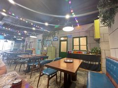 大堂-超越炭火牛蛙火锅鸡(河东店)
