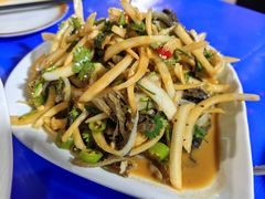 -超越海鲜屋(飞龙物业店)
