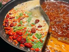 -鹿鸣山草本茶香火锅(园西路店)