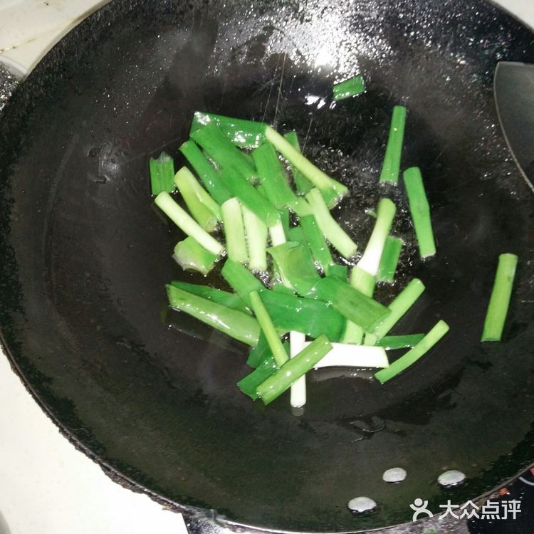 简单易学的家常饭之葱油拌面