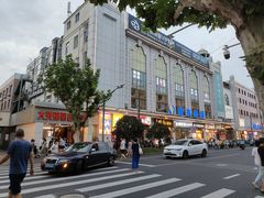 -大光明丽星VIP影城(昌里路杜比全景声店)