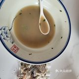 要隆重推荐温州洞头的海鲜面，这家海鲜面叫哈哈汤面馆