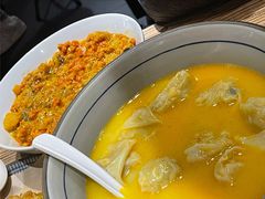 金汤黄鱼馄饨-蟹黄鱼·楼上面馆(外滩中央旗舰店)