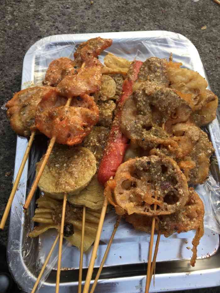 油炸香酥麻辣烫-"我最爱吃他家的炸素鸡.脆的,配芝麻酱很.