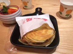 现烤脆皮肉夹馍-秦和居(大唐时代店)