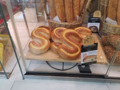 全麦蔓越莓乳酪包-巴黎贝甜(国贸店)