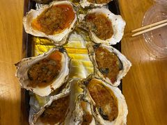蒜茸烧生蚝-老东镇啤酒屋海鲜加工·蒸汽海鲜·海鲜烧烤(台东店)