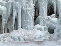 -大平台龙居瀑布旅游区