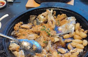Stir-fried Mixed Fish in Garlic Stone Pot