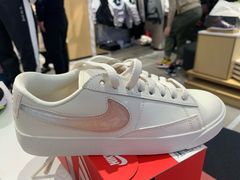 -NIKE KICKS LOUNGE体验店(北京新中关店)