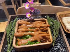 -鹿鸣山草本茶香火锅(园西路店)
