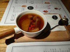 无花果海底椰雪梨汤-炖物24章·顺时轻养茶(杭州大厦店)