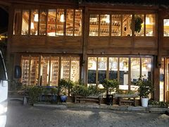 -猫的天空之城概念书店(丽江古城饮玉巷店)