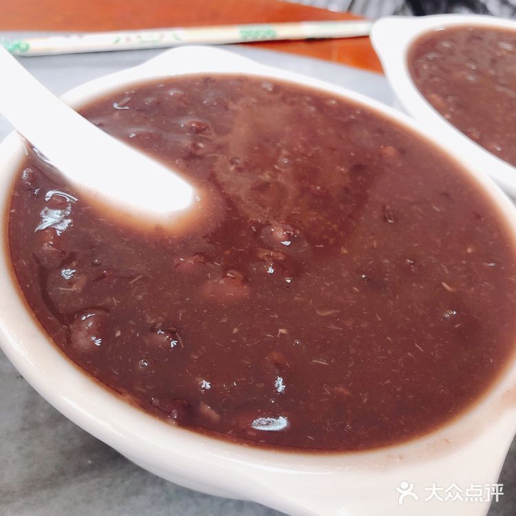 「竹升面」不算得上爽口，面条粗细不一，应该系手工制作