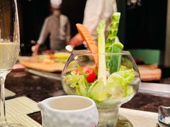 多彩色拉-Ginza Onodera铁板烧(外滩十八号店)