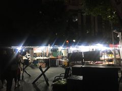 -吴山路夜市